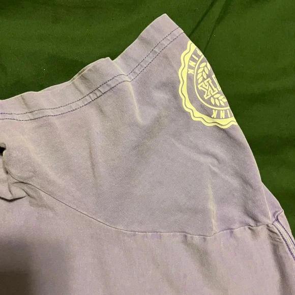 PINK Victoria's Secret Graphic Tee - Picture 10 of 10